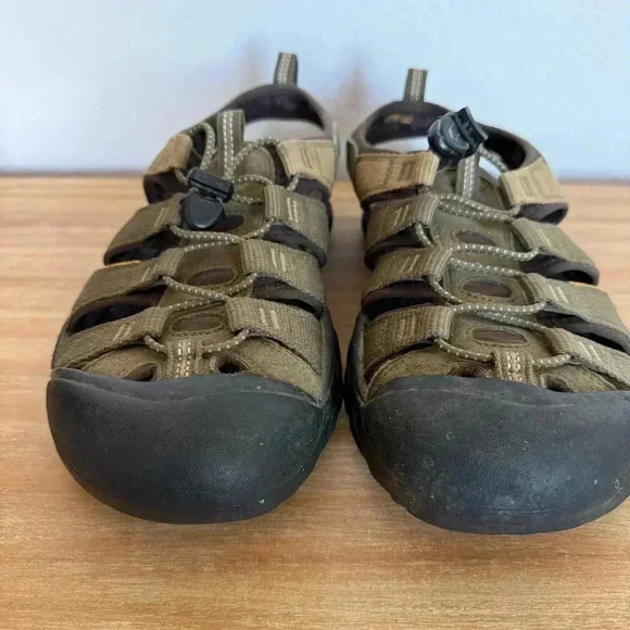 Keen Newport Men’s Waterproof Outdoors Sandals Size 10 US Green Closed Toe - Picture 11 of 12